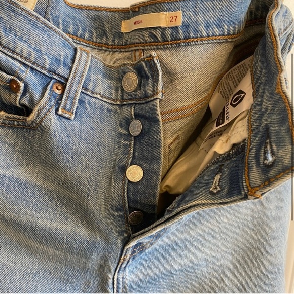 Levi’s Wedgie Size 27 - Picture 2 of 4